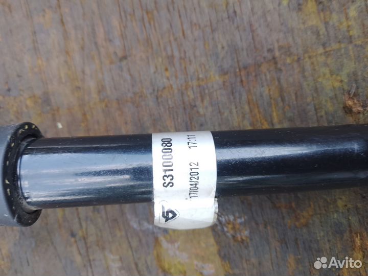 Патрубок системы охлаждения Мерседес