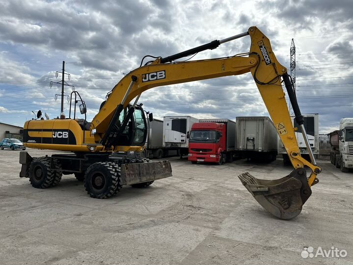 Колесный экскаватор jcb