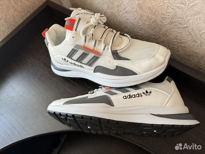 Кроссовки мужские 42 размер