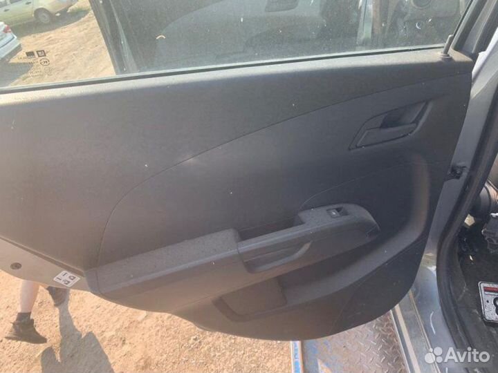 Обшивки дверей Chevrolet Aveo T300