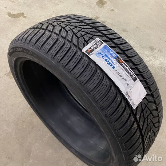 Hankook Winter I'Cept Evo 3 X W330A 315/40 R21 115V