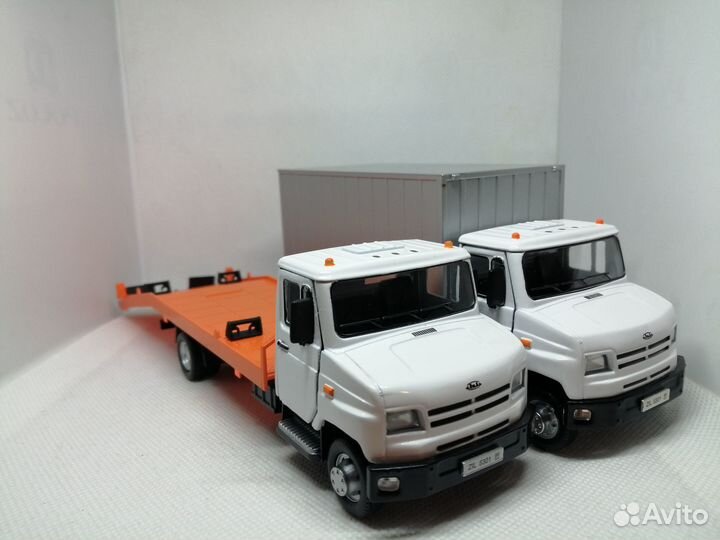 Модели ЗИЛ-5301 «Бычок» Эвакуатор и Фургон вместе