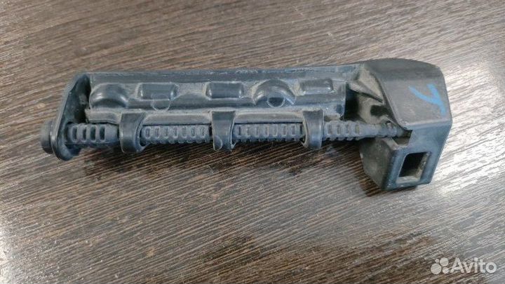 Направляющая бампера задняя правая Audi A6 C7 cdnb