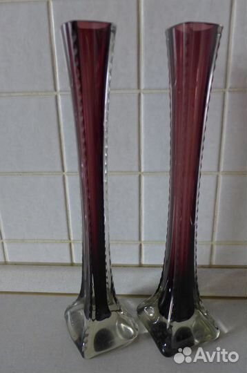 Парные вазы берц марганцевого стекла