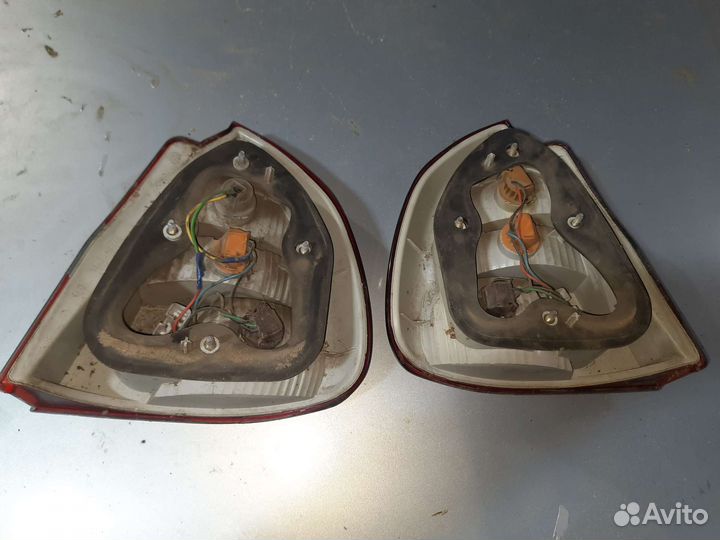 Задний фонарь R mitsubishi carisma