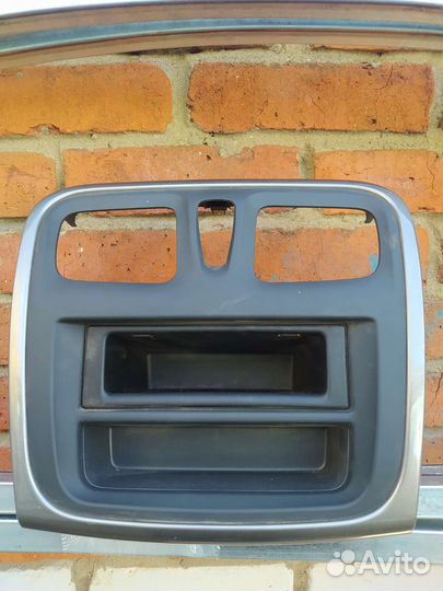 Рамка для рено