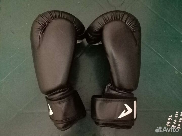 Боксерские перчатки 14 oz