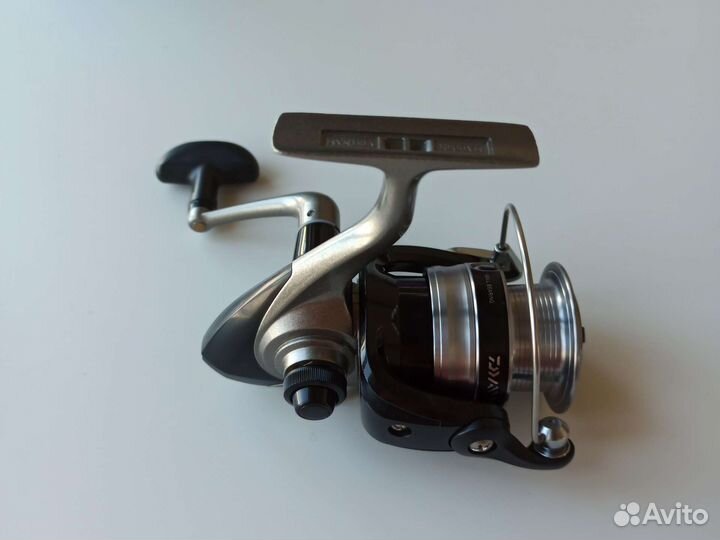 Катушка для спиннинга Daiwa Strikerforce 2500-B