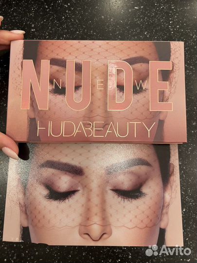Палетка теней huda beauty