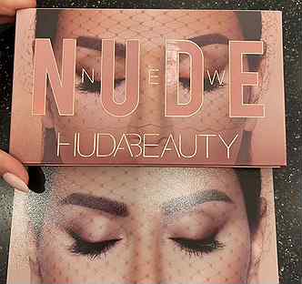 Палетка теней huda beauty