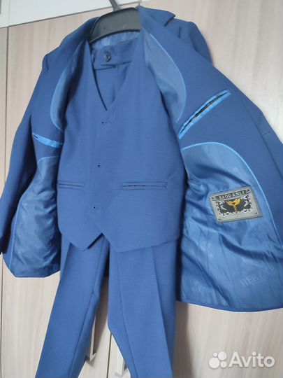 Школьная форма для мальчика 128 синяя. Цена 1000