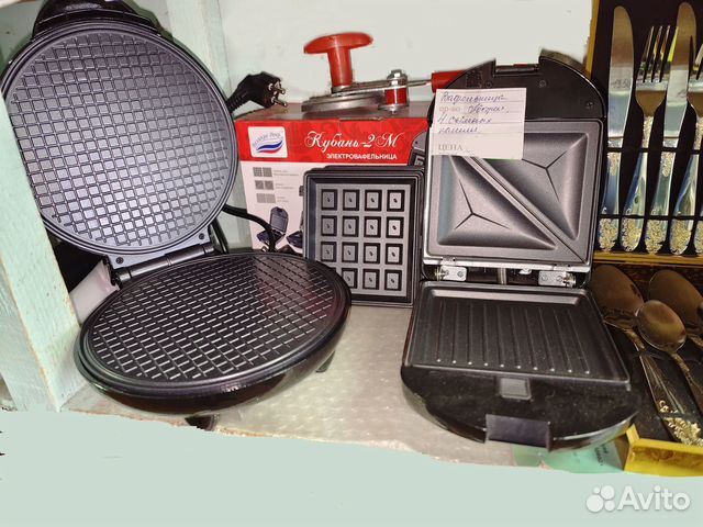 Электро вафельница с тремя насадками,новая