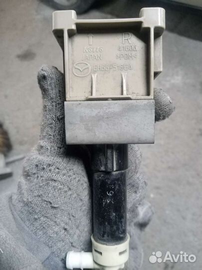 Форсунка омывателя фар mazda
