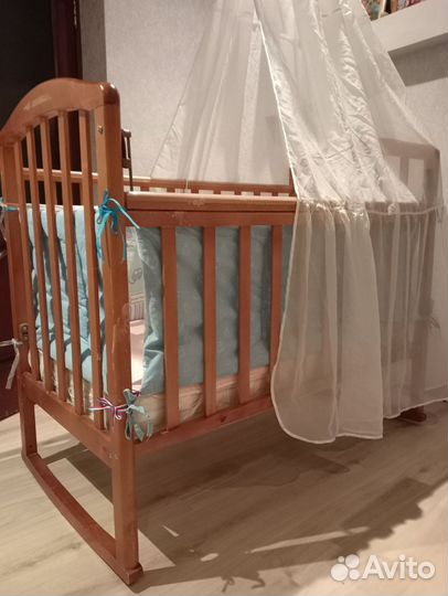 Детская кроватка
