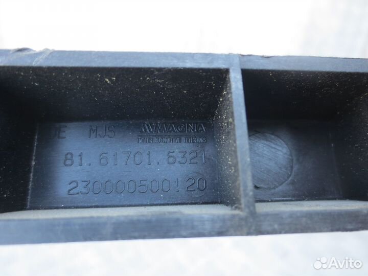 Несущая балка сторона переднего пассажир.(пластик)