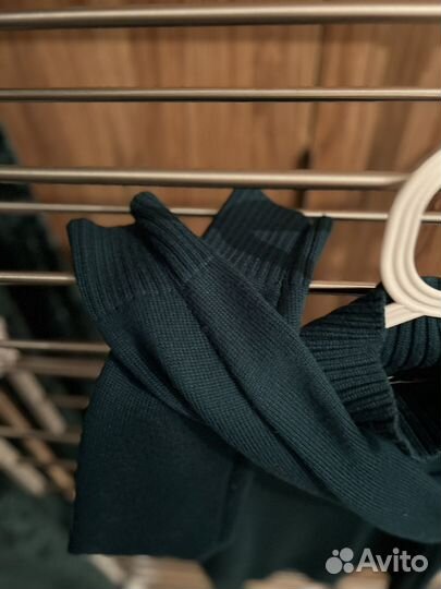 Свитер шерстяной женский Charmstore 42-44