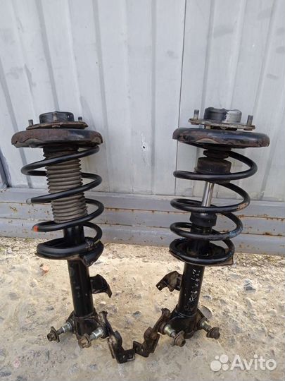 Стойка передняя (пр/лев) Nissan primera p12e YD22