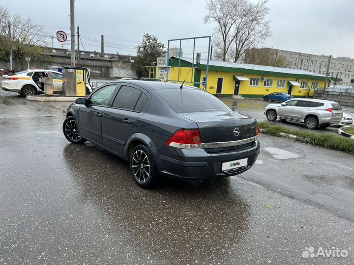 Opel Astra 1.6 МТ, 2008, 207 000 км