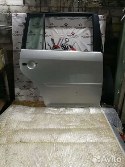 Дверь задняя правая volkswagen touran