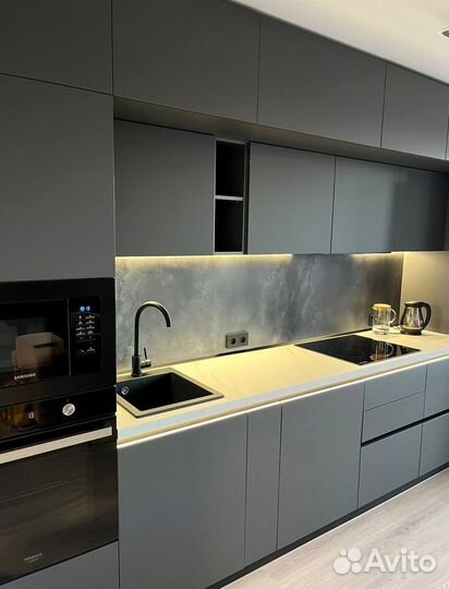 Прямой кухонный гарнитур современный