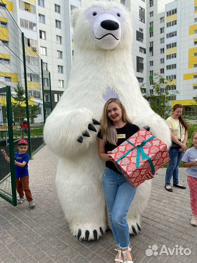 Белый медведь 3 метра поздравление. Ростовая кукла