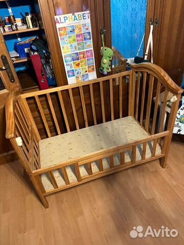 Детская кроватка