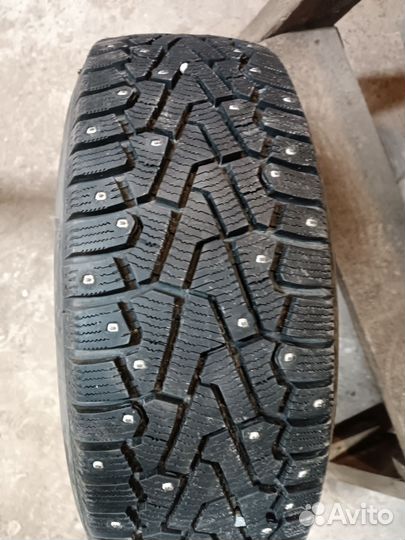 Pirelli Ice Zero 215/65 R16 102