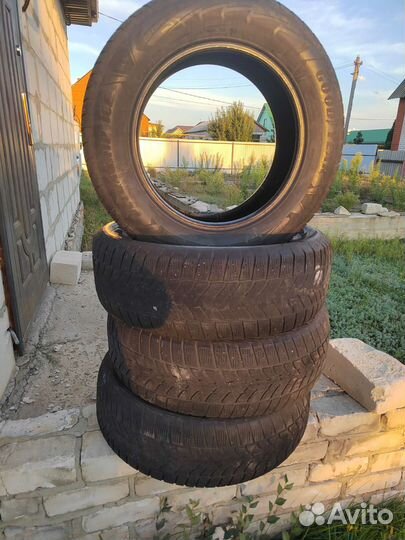 Goodyear UltraGrip Ice SUV 235/65 R17 T