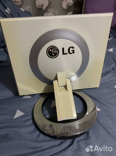 Монитор LG Flatron L1780Q