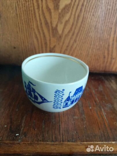 Чайные чашки с блюдцами