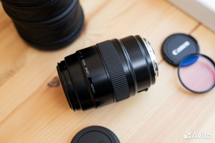 Canon EF 100mm f/2.8 Macro