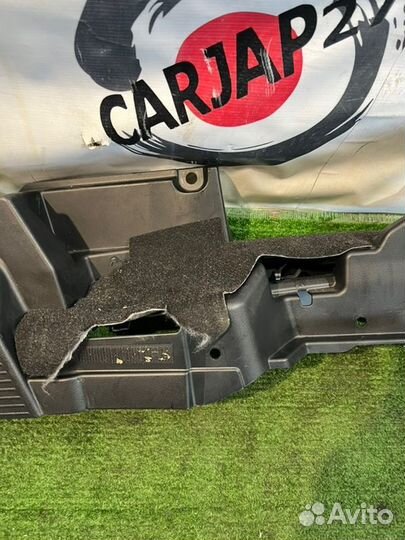 Пластик салона Toyota Sienta NSP172 2NR-FKE 2018