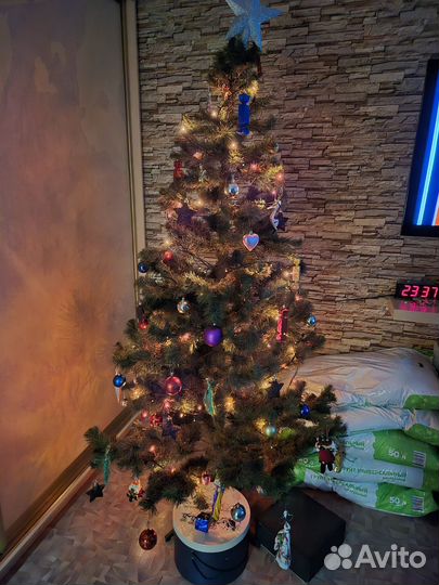 Ель искуственная 210см