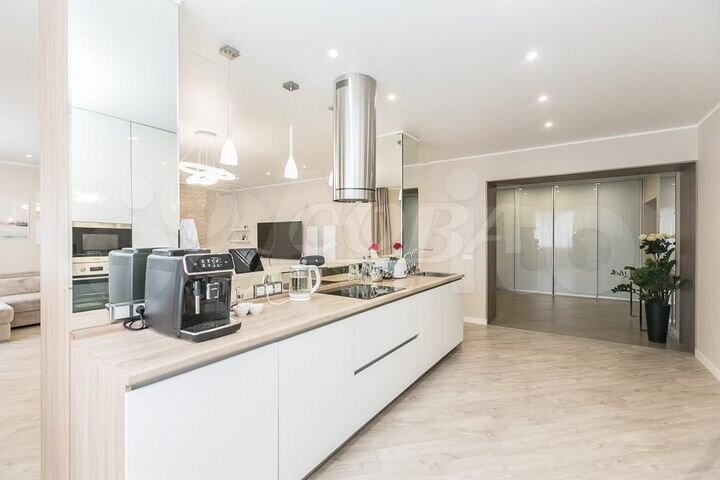 4-к. квартира, 131 м², 6/9 эт.