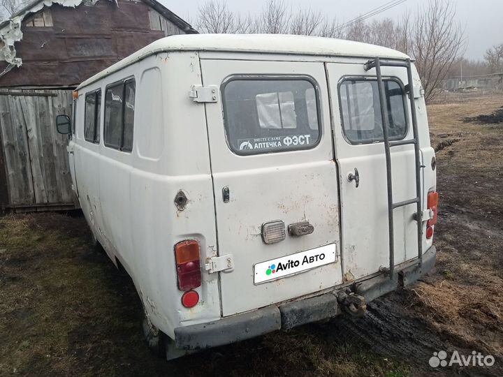 УАЗ 452 Буханка цельнометаллический, 2001
