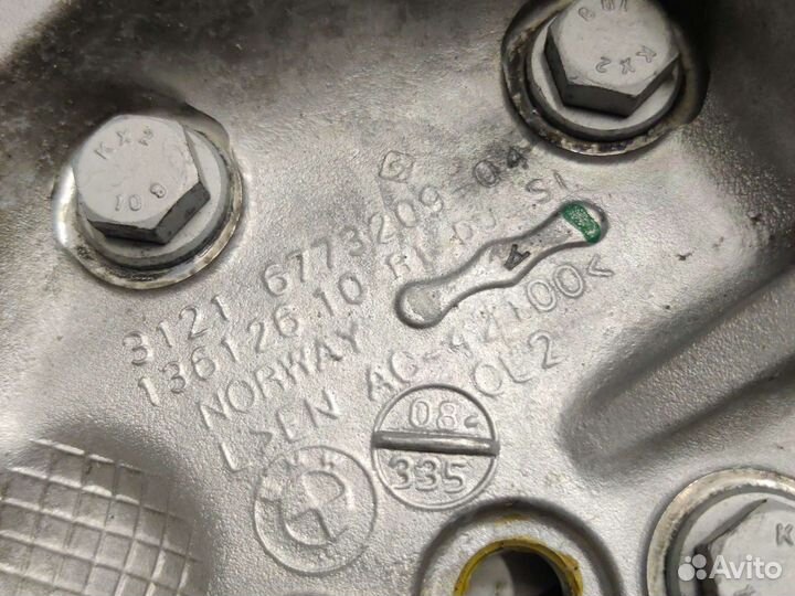 Кулак передний левый BMW E90 LCI N46