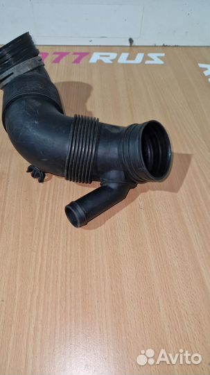 Патрубок воздушного фильтра Volkswagen Passat B6