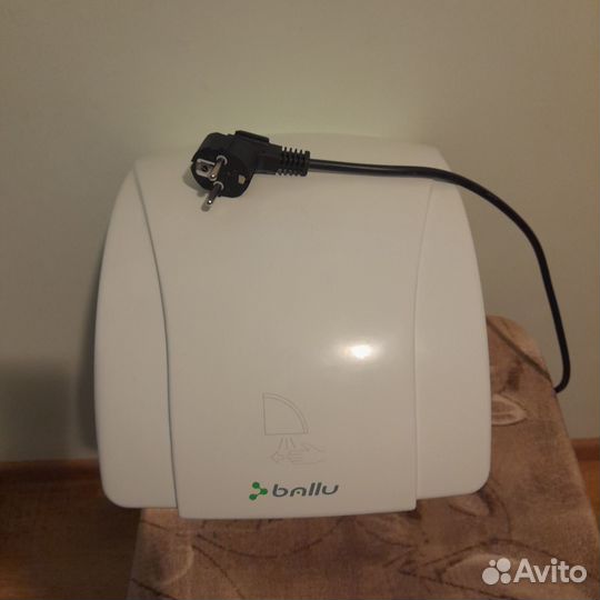 Сушка для рук Ballu