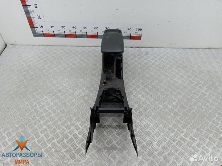 Подлокотник Peugeot 308 T7 2009 7589RY