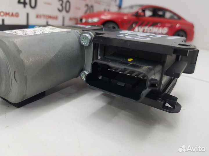 Моторчик стеклоподъемника передний левый
