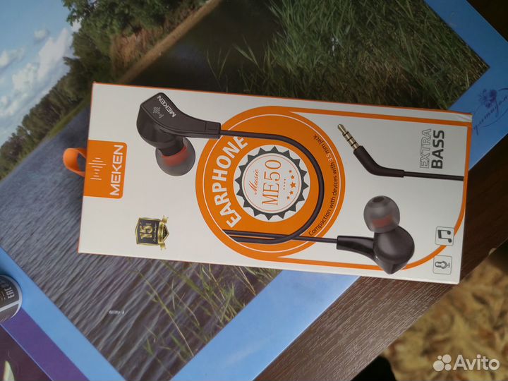 Фирменные проводные наушники с микрофоном