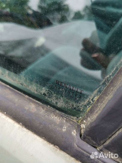 Стекло переднее левое renault scenic 1