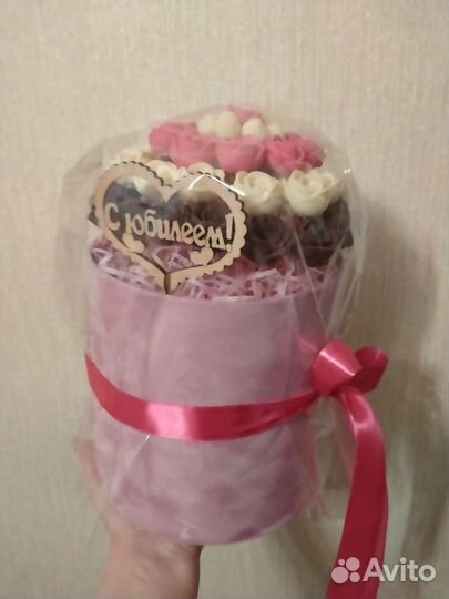 Сладкие букеты из шоколада