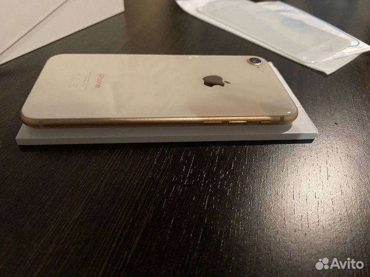 iPhone 8, 64 ГБ
