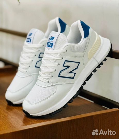 Белые кроссовки New balance