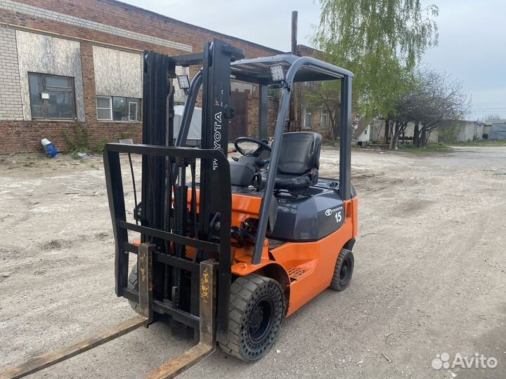 Вилочный погрузчик Toyota 42-7FG15, 2006