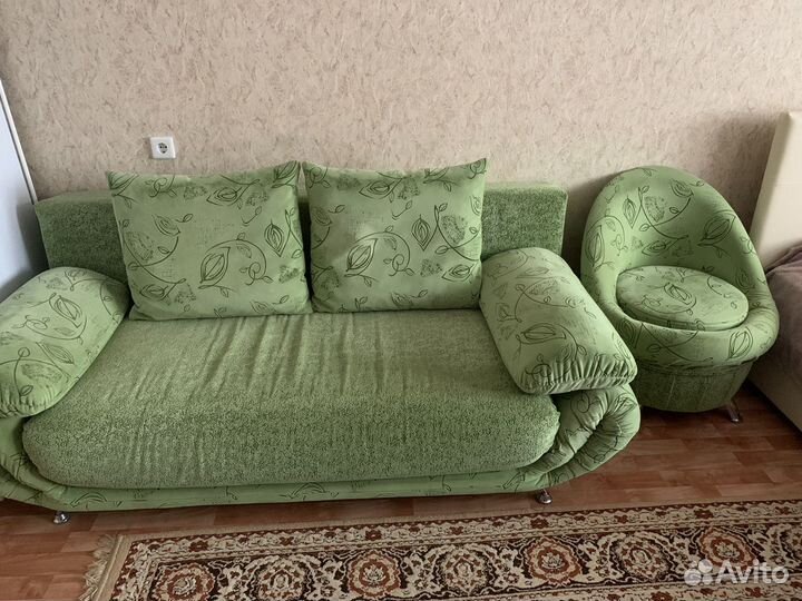 Диван и пуфик