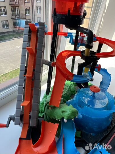 Hot wheels трек Сити Невообразимая автомойка