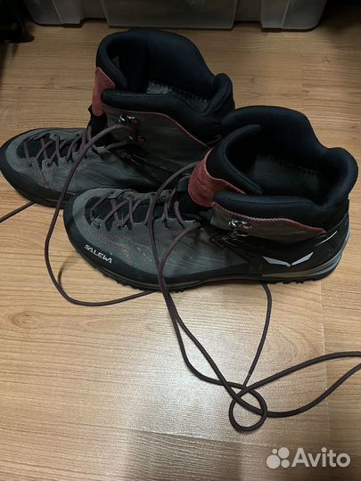 Горный трекинговые ботинки