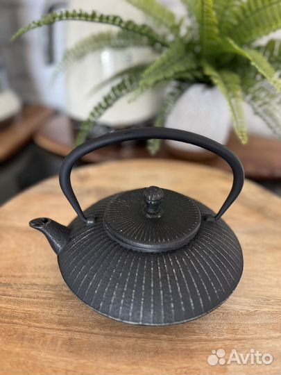 Чугунный заварочный чайник 700 мл с ситечком